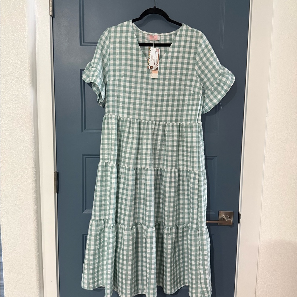 Elegant Green Gingham Midi Dress